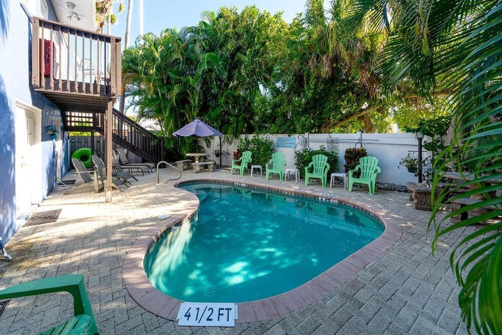 Beach Getaway Pool Condo Between The Island Marina And Beach Брадентон-Бич Экстерьер фото